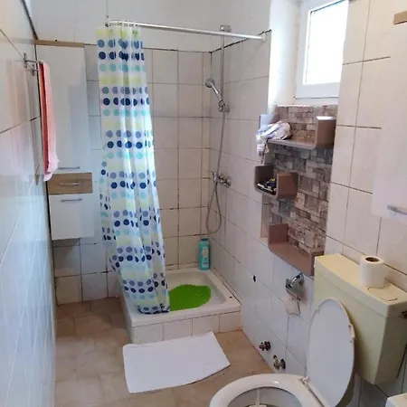 Apartma *